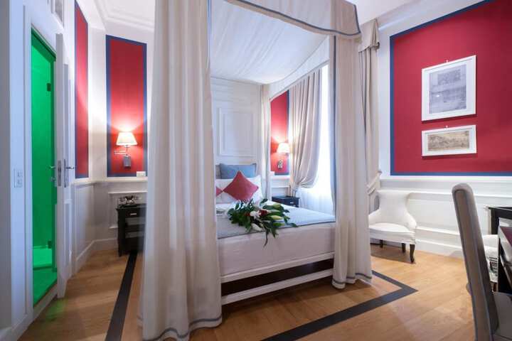 Room 20 of 66