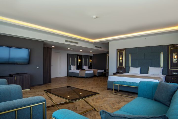 Room 16 of 159