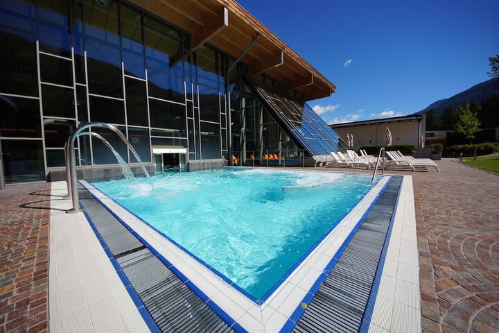 Pool 20 of 69
