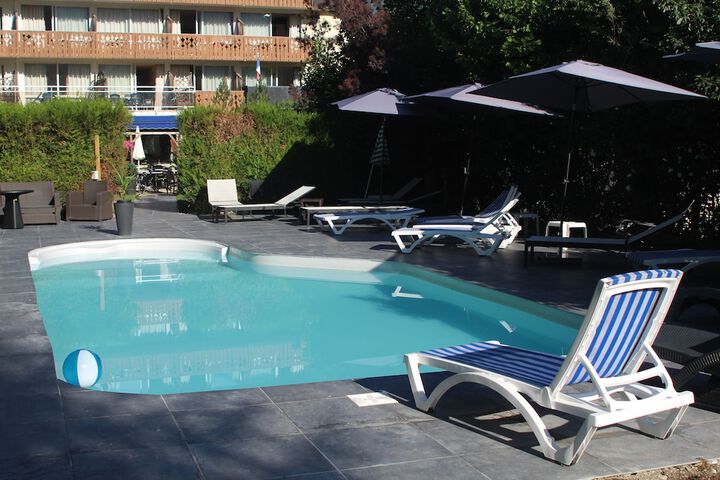 Pool 17 of 42