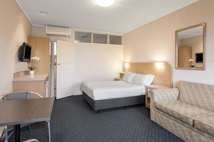Room 12 of 35