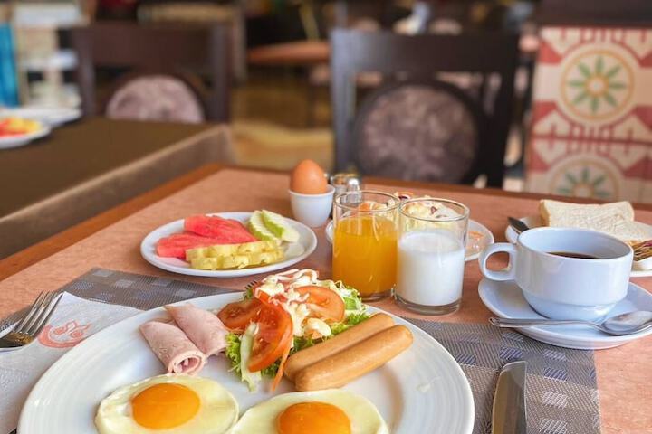Breakfast/Coffee Service 19 of 29