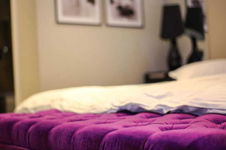Room 6 of 102