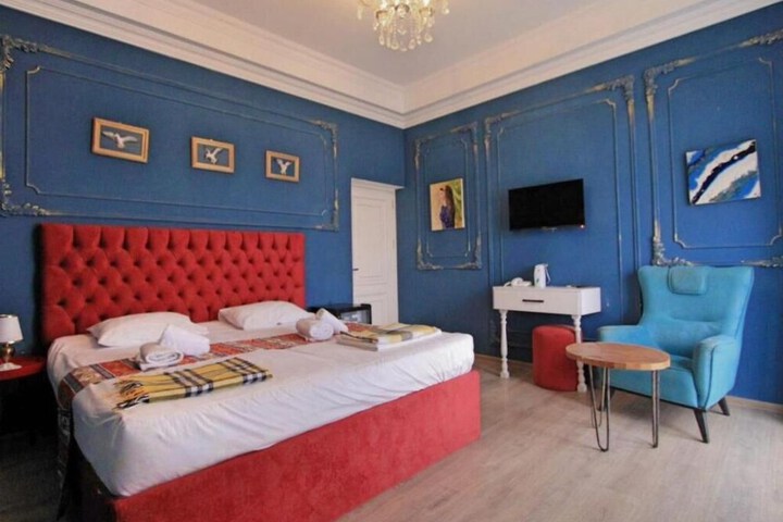 Room 15 of 116