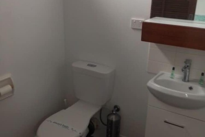 Room 7 of 10
