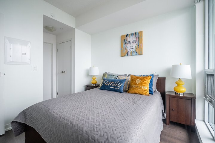 Room 20 of 242