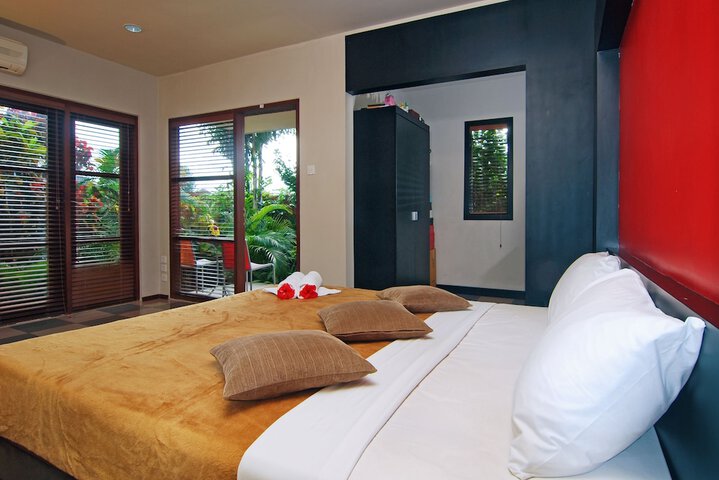Room 9 of 37