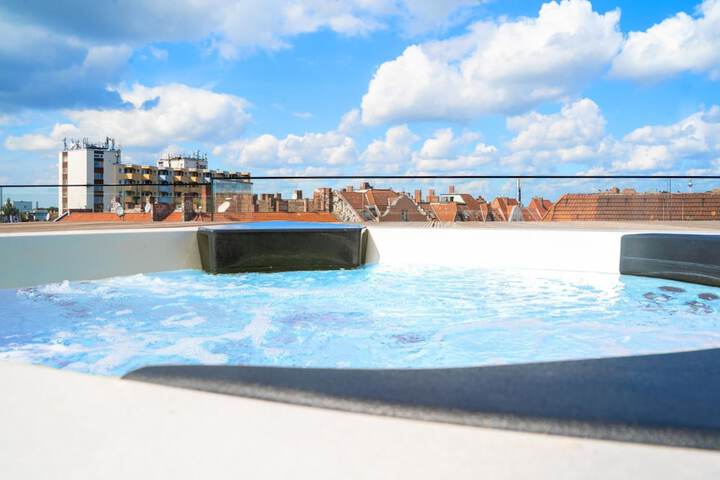 Pool 29 of 44