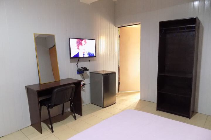Room 27 of 46