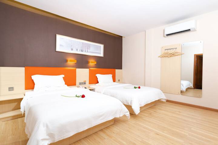 Room 34 of 61