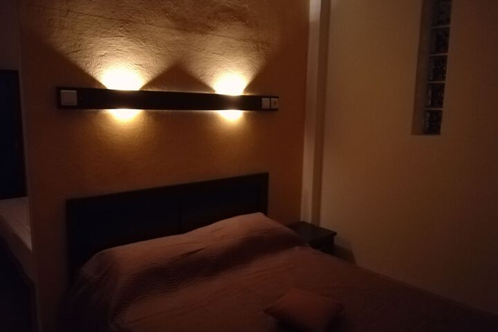 Room 10 of 26