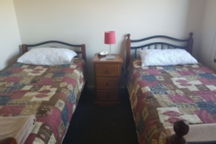 Room 595 of 792