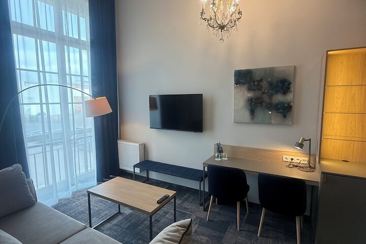 Room 17 of 48