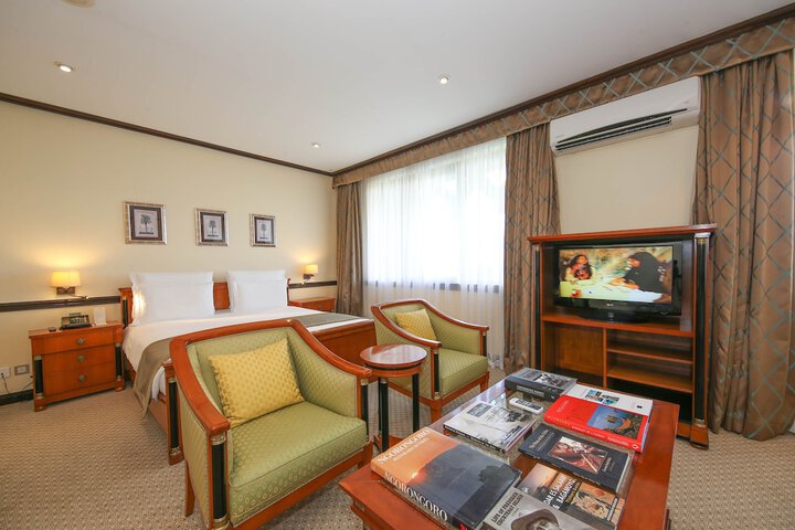 Room 16 of 108