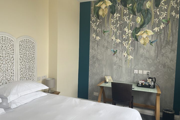 Room 3 of 38