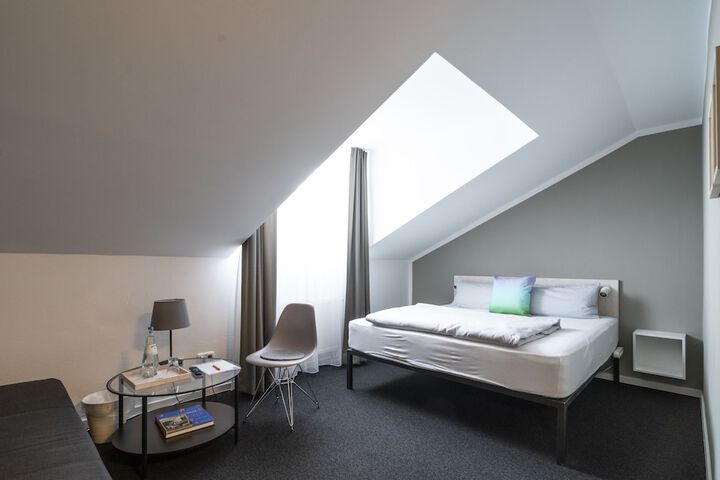 Room 10 of 66