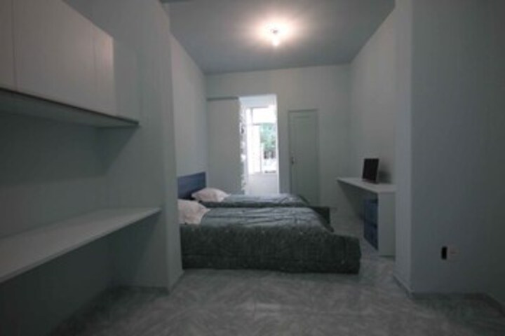 Room 16 of 28