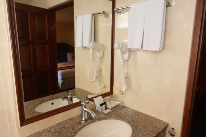 Room 29 of 70
