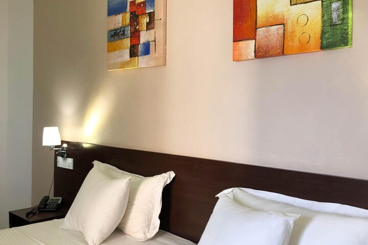 Room 13 of 53