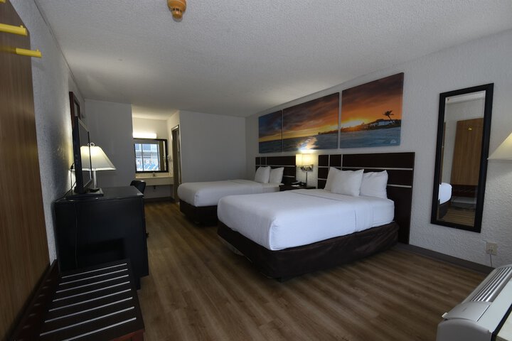 2 Double Beds (26 of 30)