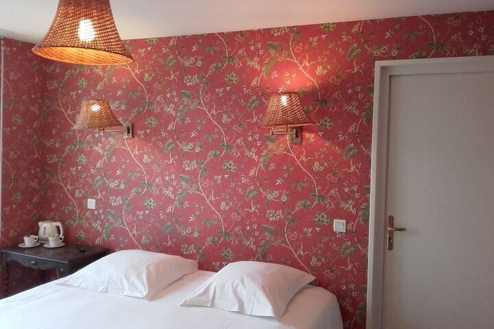 Room 12 of 34