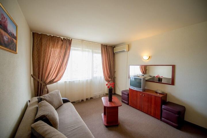 Room 14 of 32