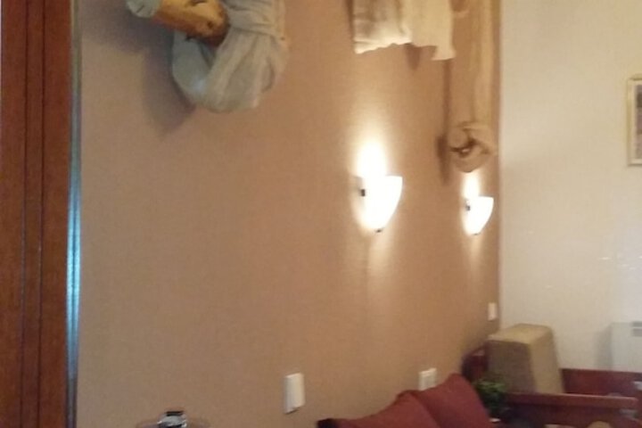 Room 3 of 19