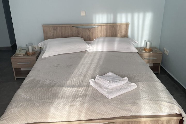 Room 6 of 24