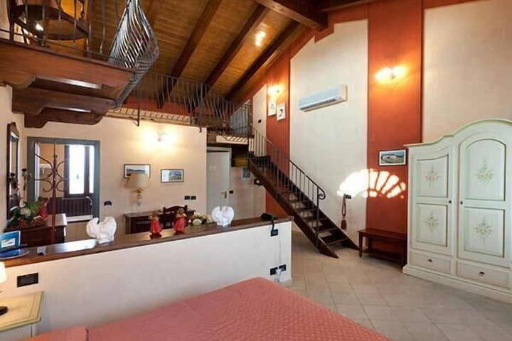 Room 20 of 120
