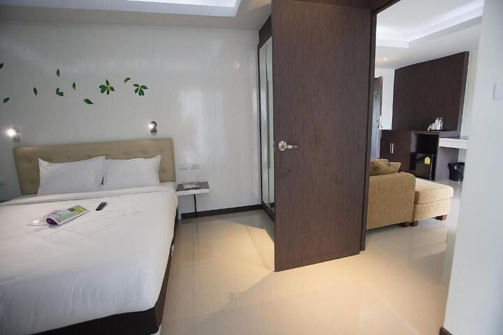 Room 11 of 34