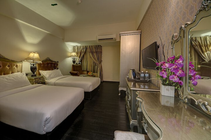 Room 16 of 33