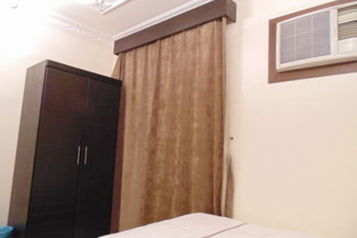 Room 17 of 31