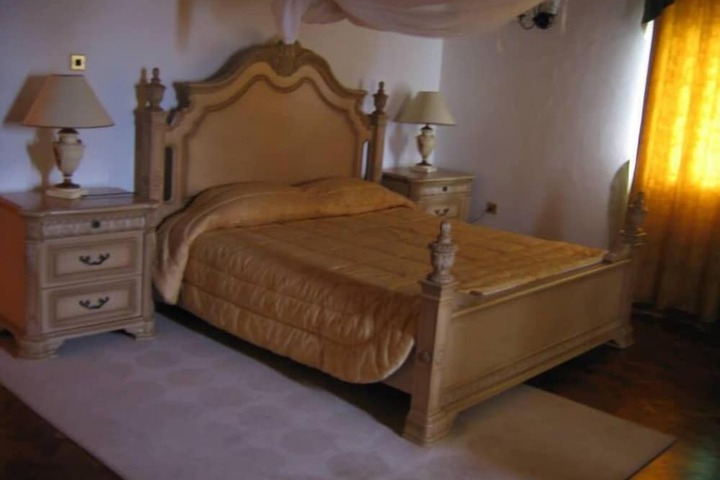 Room 9 of 91