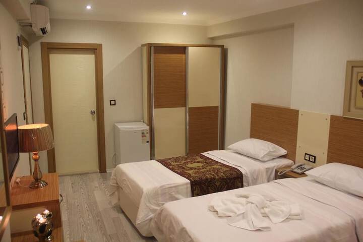 Room 15 of 37