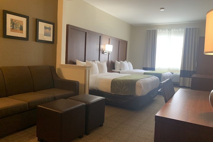 1 Queen Bed Suite Accessible (15 of 24)