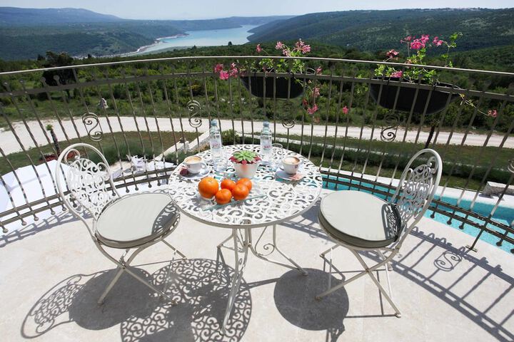 Terrace/Patio 19 of 63