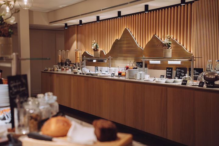 Dining 89 of 107