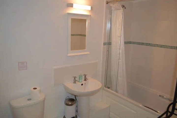 Room 3 of 3