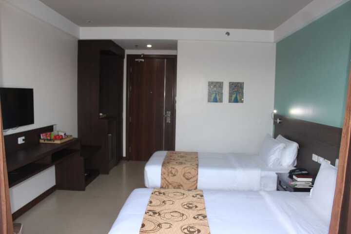 Room 7 of 63