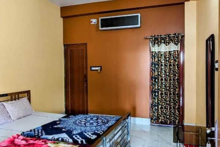 Room 8 of 13