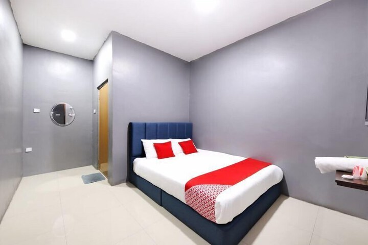 Room 5 of 20