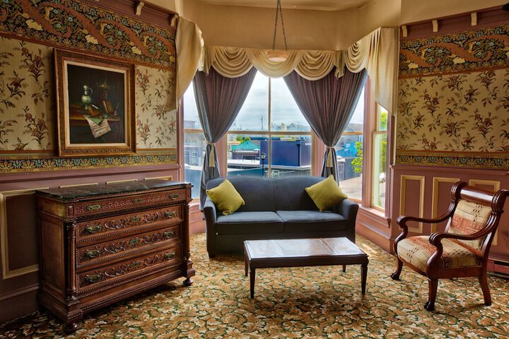 Room 19 of 41