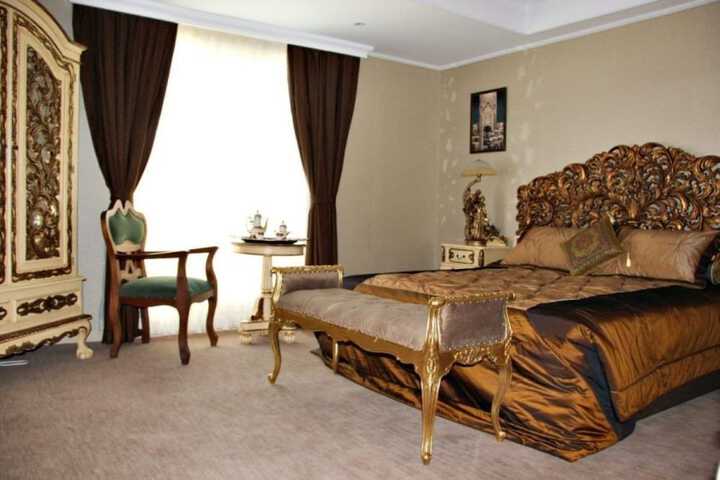 Room 3 of 18