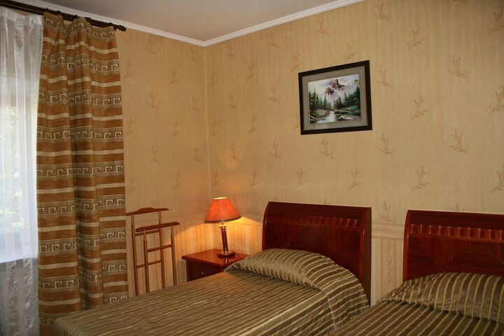 Room 6 of 15