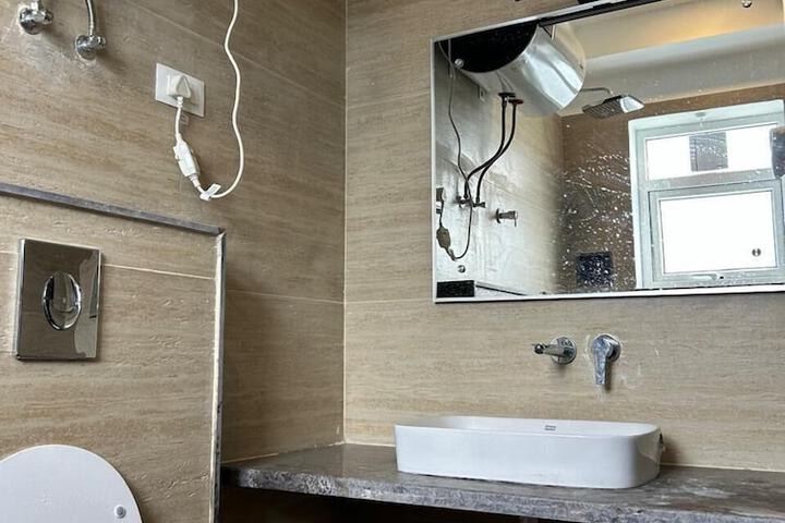 Room 30 of 47