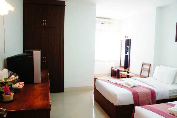 Room 13 of 41