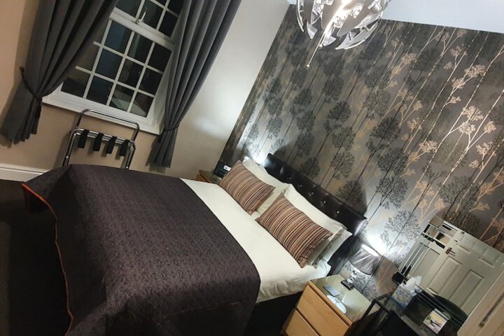 Room 13 of 22