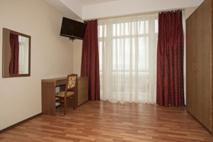 Room 17 of 30