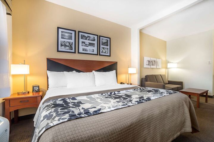 Room 21 of 33