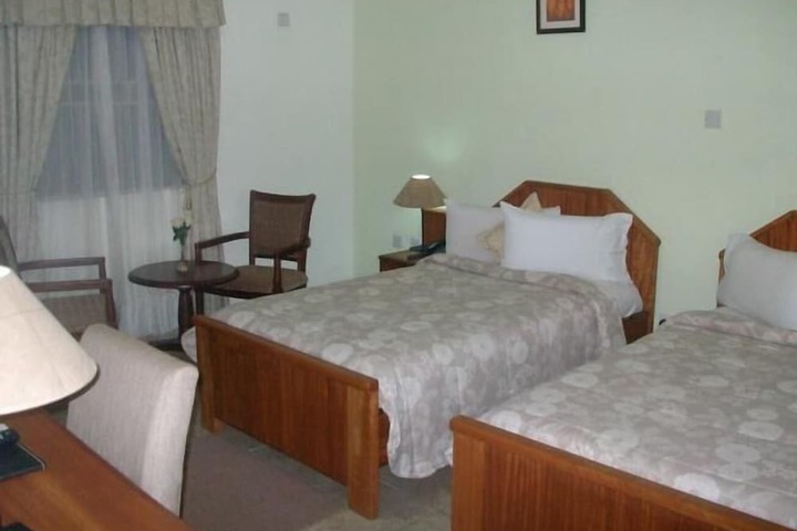 Room 9 of 34